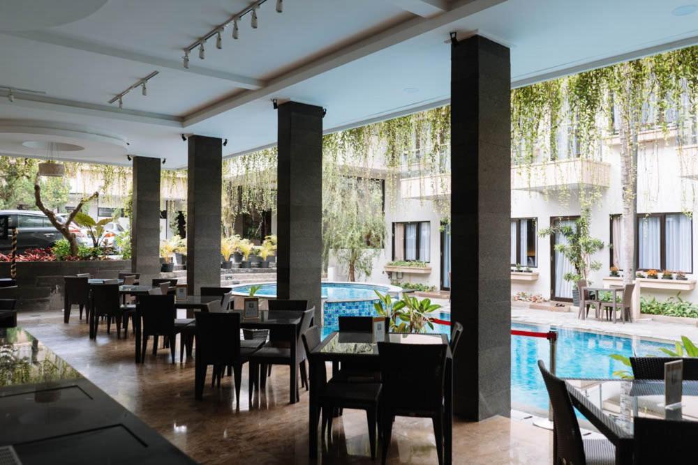 Anugrah Hotel Сукабуми Экстерьер фото