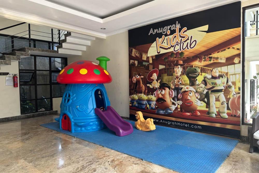 Anugrah Hotel Сукабуми Экстерьер фото