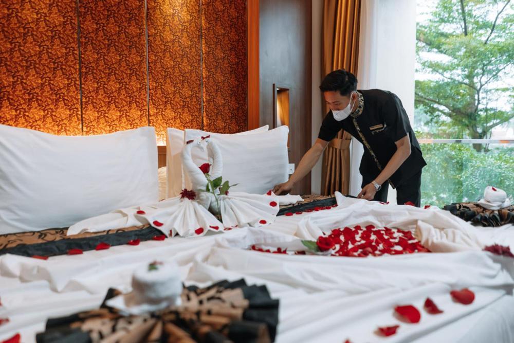 Anugrah Hotel Сукабуми Экстерьер фото
