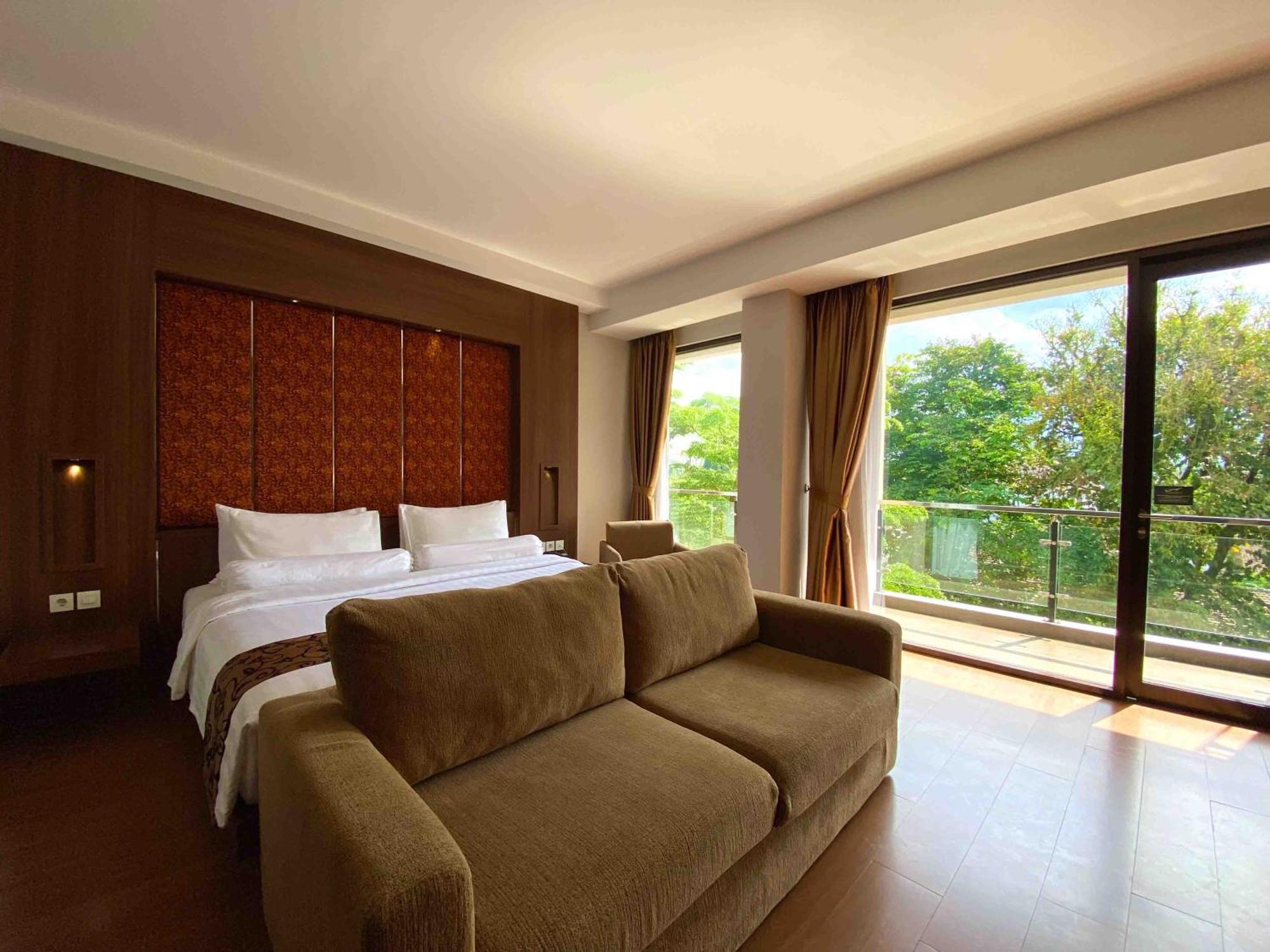 Anugrah Hotel Сукабуми Экстерьер фото